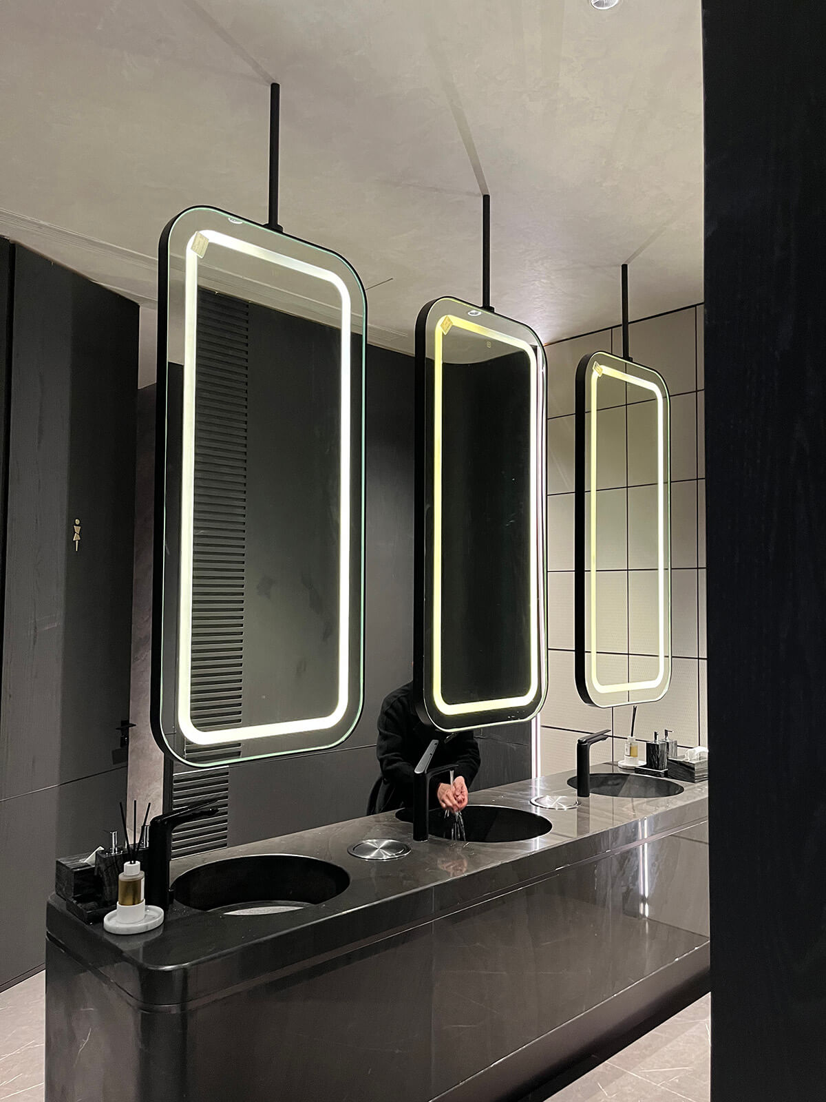 Smart-Mirror-with-Frame