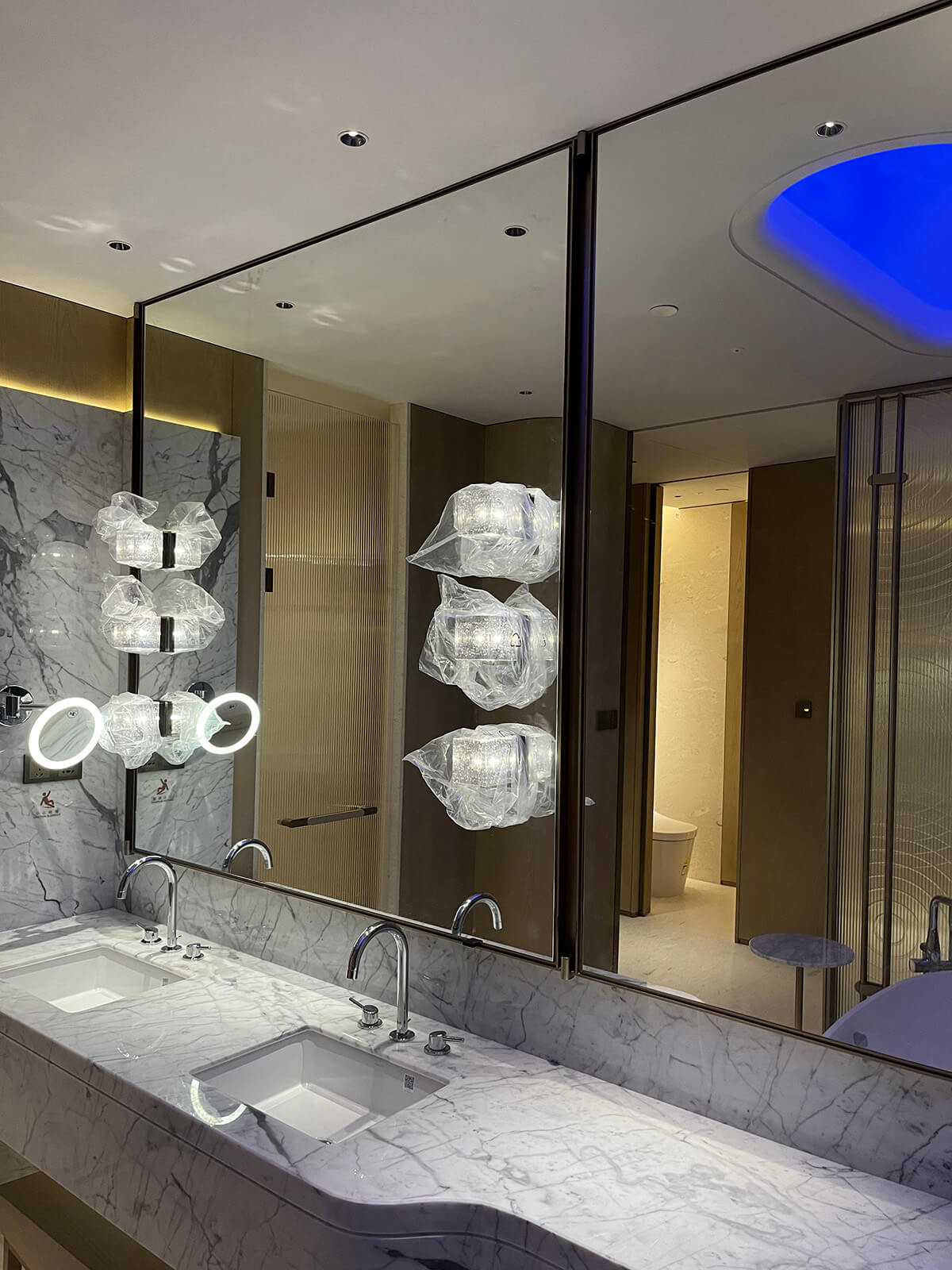 Smart-Mirror-with-Frame